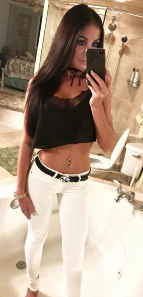 Courtney O Connell star sexy pictures