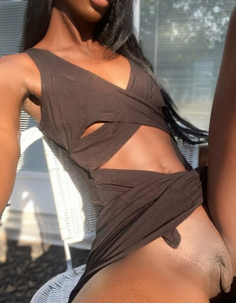 LomlZara star pornographic img