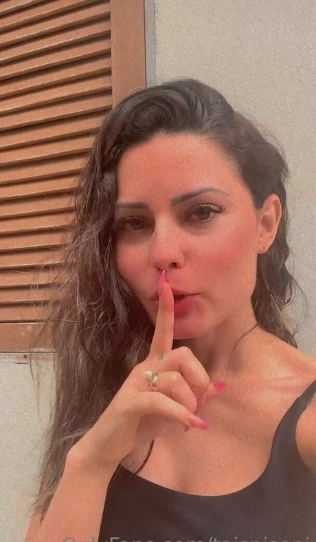 busty mom onlyfans porno pictures