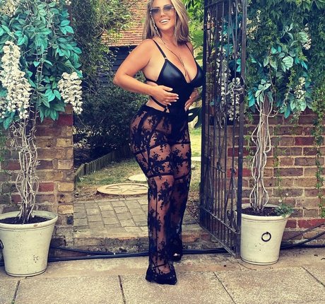 Victoria Love Profile pic