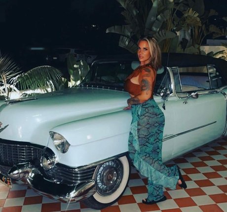 Victoria Love nice pornstar img