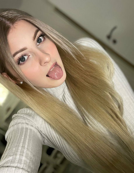 asmrjanina model naked pics