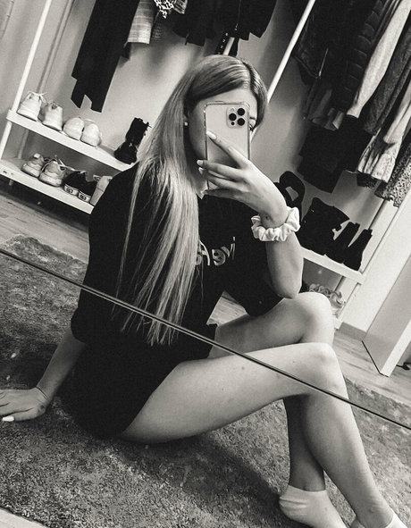 asmrjanina star top image