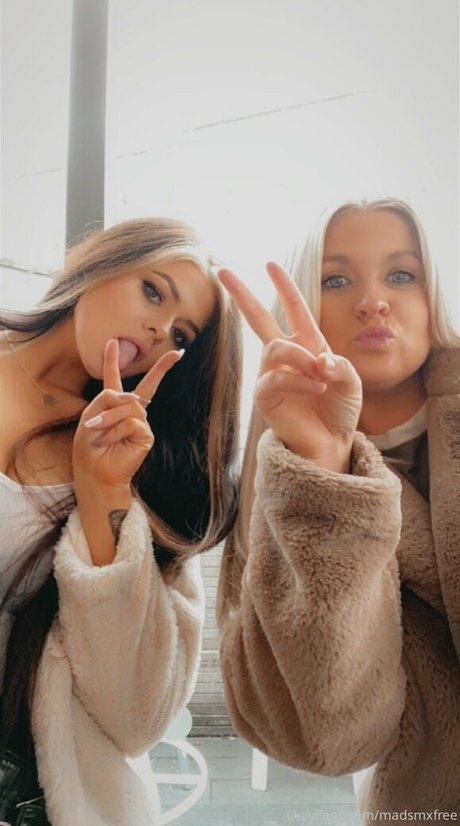 madsmxfree erotic model image