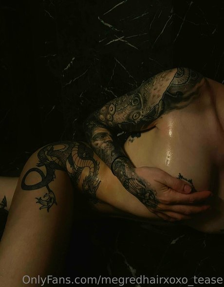 megredhairxoxo tease sex model img