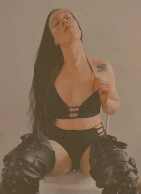 bossbitch eleanor model images