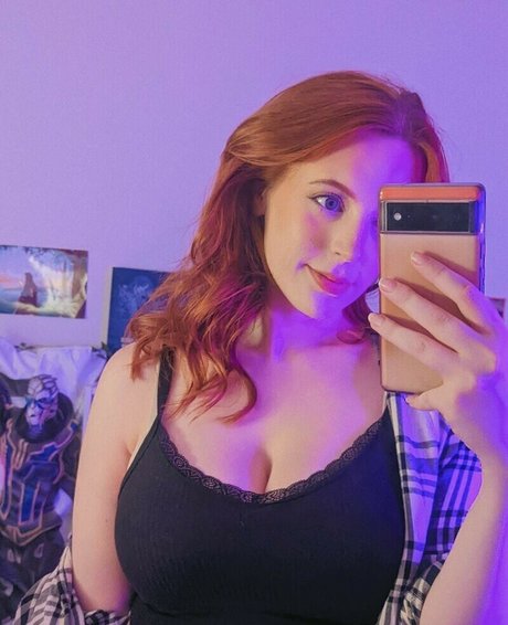 louiseyhannah model naked images