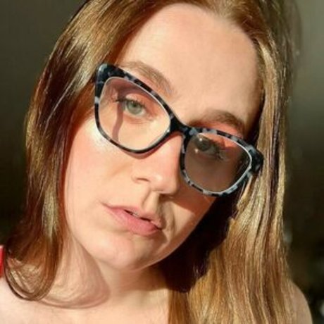 mikaelaistired sexy pornstar image