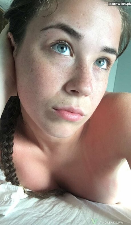 Isla Lockhart pornstar nude image