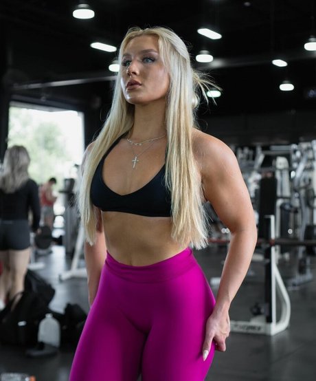 Sydney Sikes model pornographic photos