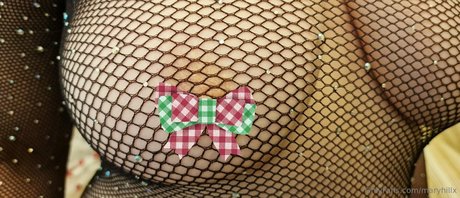 maryhillx model top pic