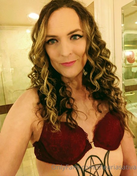 theariasativa sexy actress photo