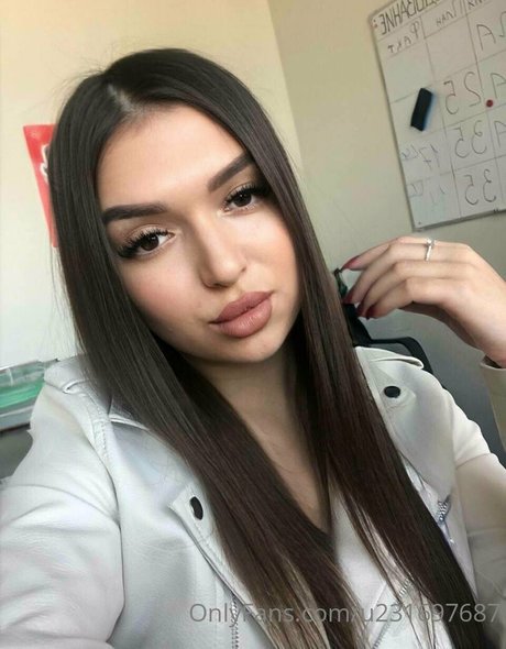 michel mii exclusive model pic