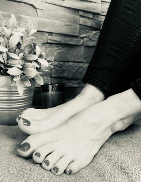 miss secretfeet perfect pornstar img