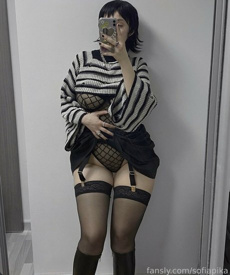 SofiaPika pornographic star images