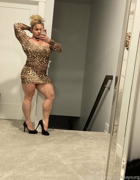 aleeshayoung naked model gallery