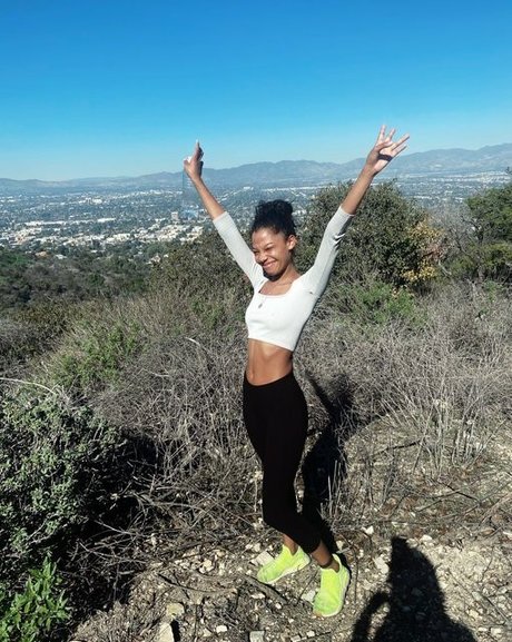 Eden Jabari erotic actress img