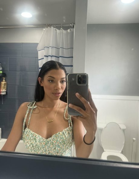 Eden Jabari beautiful model photos