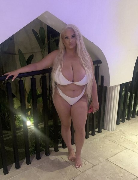 Erin Brock beautiful model photo