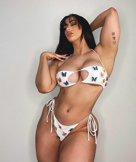 Kiki Vhyce art actress galleries