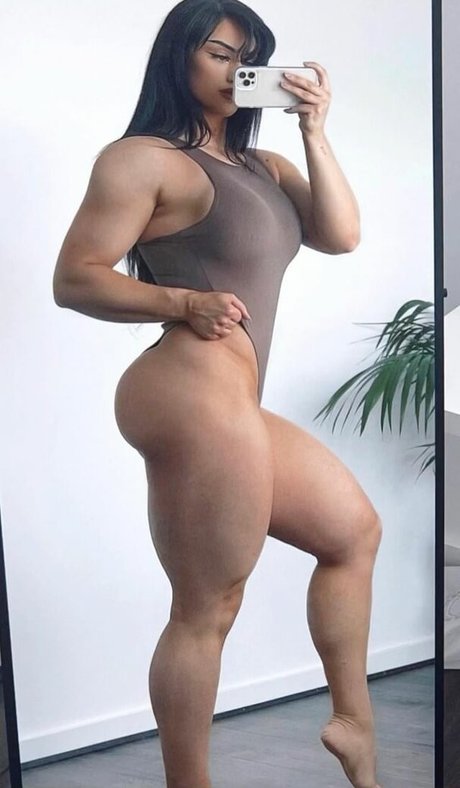 Kiki Vhyce star erotic pics