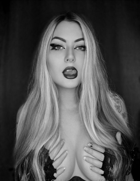 fr0stqueenvip nudes actress photo