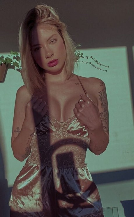 euyaz perfect model photos