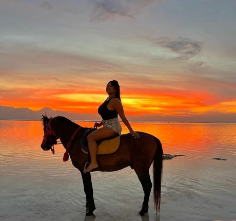 curvymoanaaa hd star picture