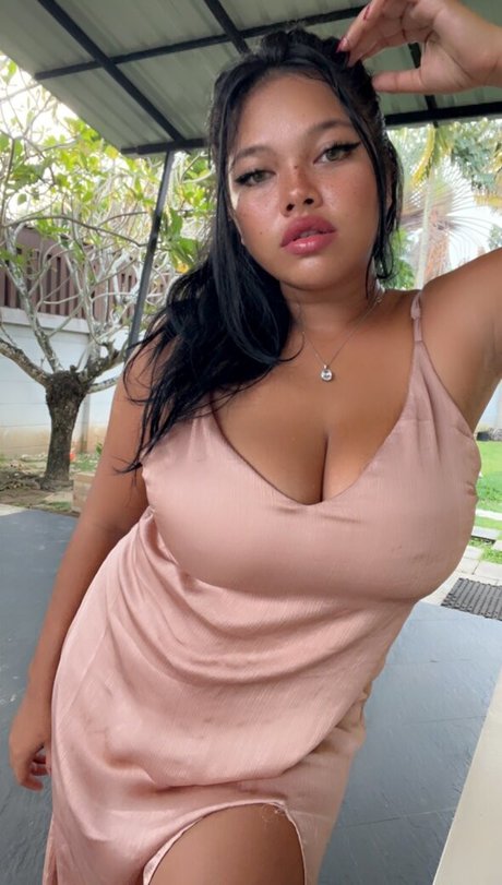 curvymoanaaa star erotic image