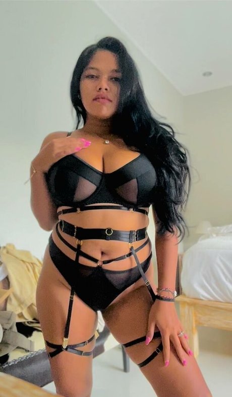 curvymoanaaa pornstar naked photo