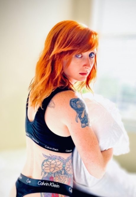 Hollyjaye nice actress img