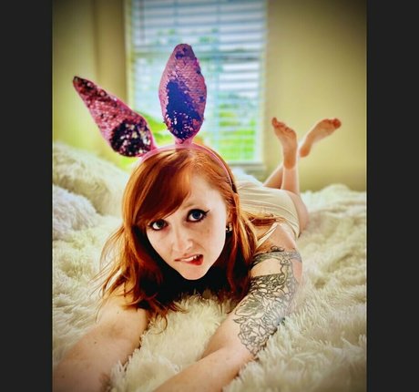 Hollyjaye pretty star pictures