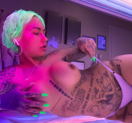 adultekra high quality pornstar images