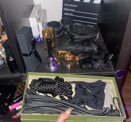 adultekra naked star picture