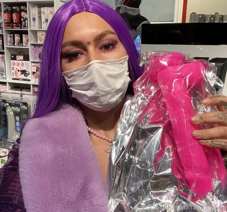 adultekra perfect star pics