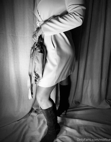 housewifeofnorway high quality star photo