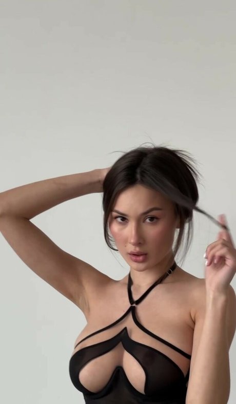 Milena Yavorskay nude pornstar archive