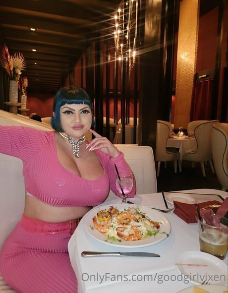 goodgirlvixen naked pornstar img
