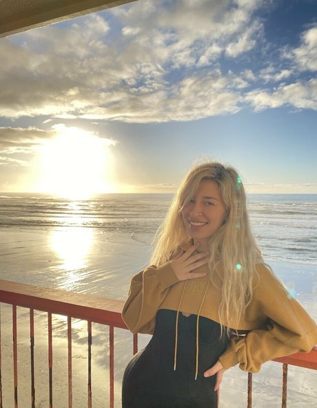 cameroncanela erotic star pictures