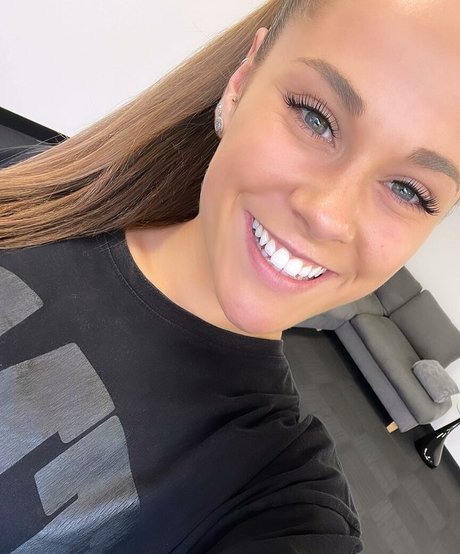 asian lesbian onlyfans pretty photos