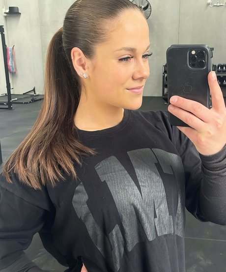 Toni Paras model nude archive