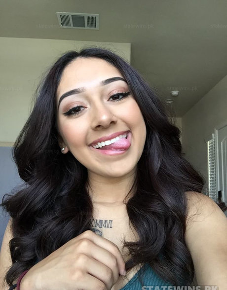 Mariah Castellanos pornstar sexy pictures