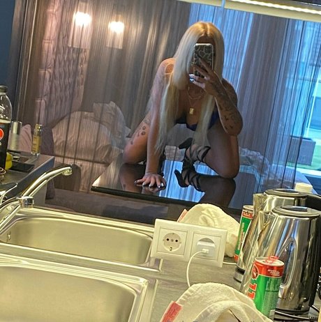 barbika000 model adult picture