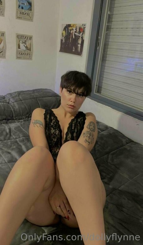 dollyflynne model nude images