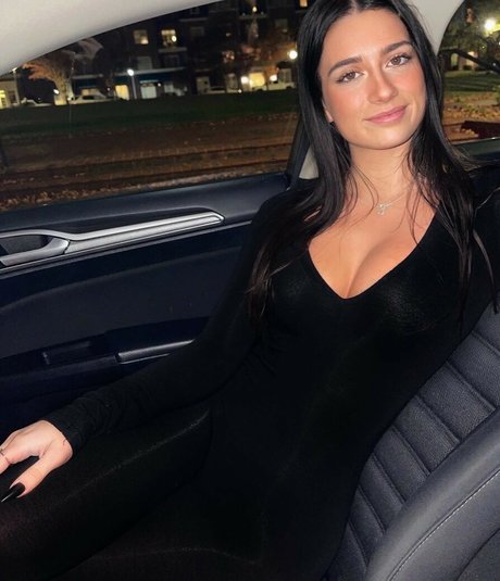 Emma Trout Profile pic