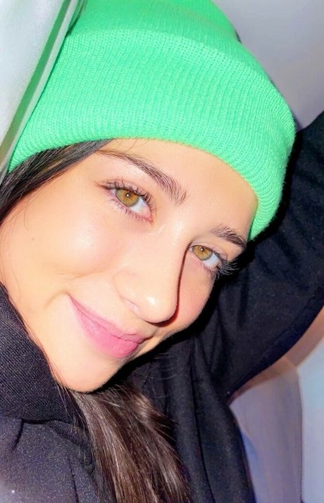 Emma Trout pretty actress photo