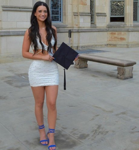 Emma Trout model pics