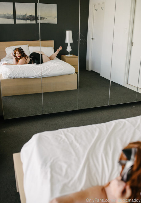 MaddicMaddy hot actress pics