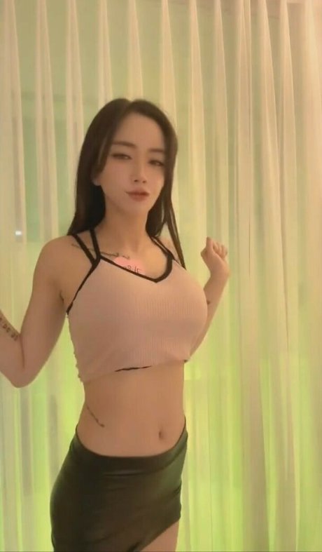 DJ Choi model adult galleries