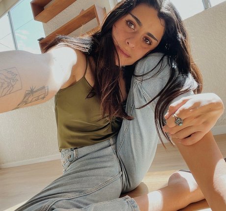 martresequis pretty pornstar img